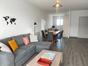 TV - Spacious apartment for 4, 200m from the beach, private parking included (Saint-Hilaire-de-Riez)