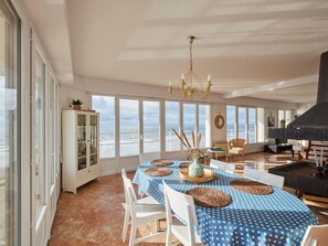 Dining - Spacious 9th-floor apartment with WiFi in Saint-Jean-de-Monts (Saint-Jean-de-Monts)