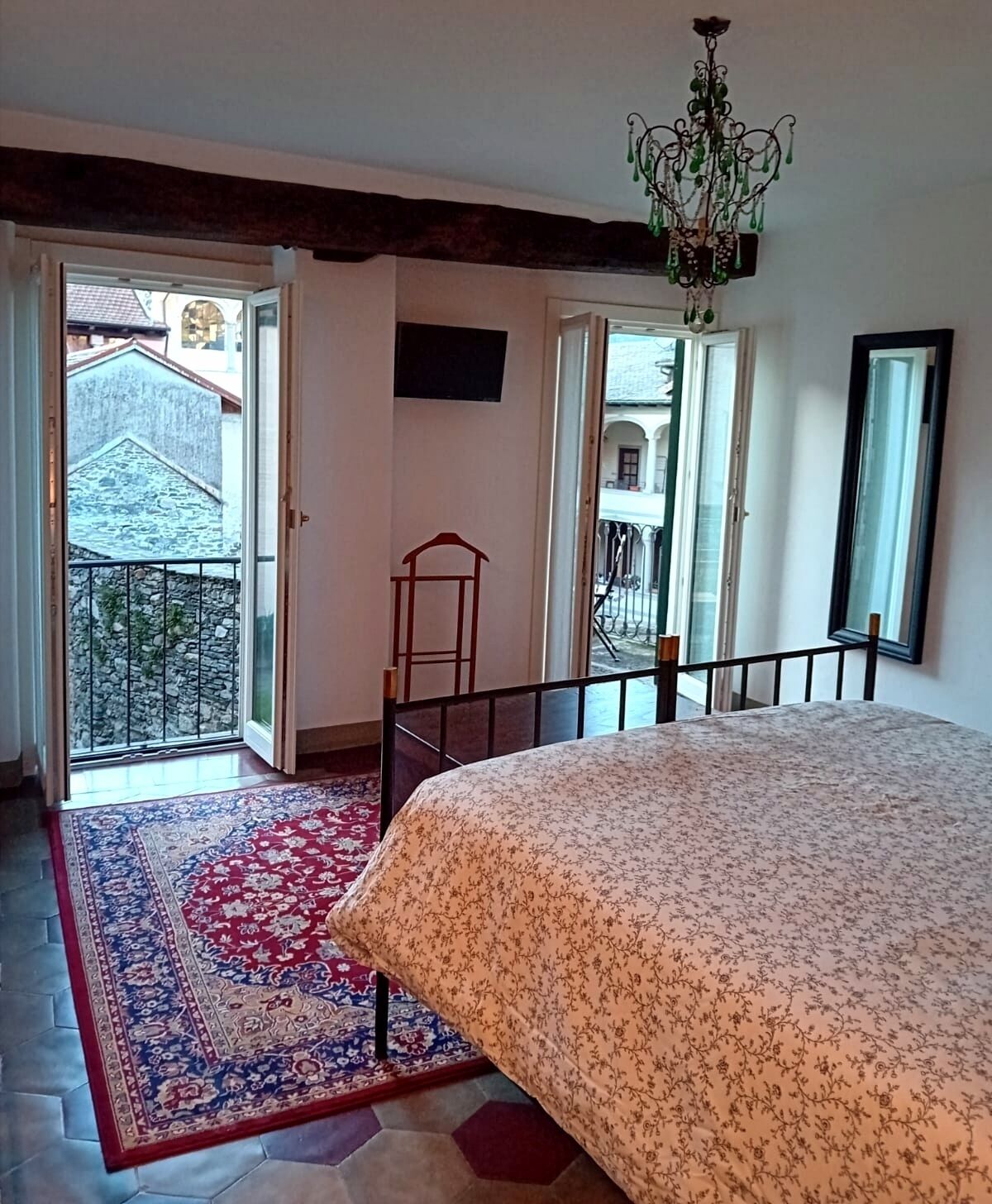 1 Schlafzimmer, Schreibtisch, Bügeleisen/Bügelbrett, Reisekinderbett