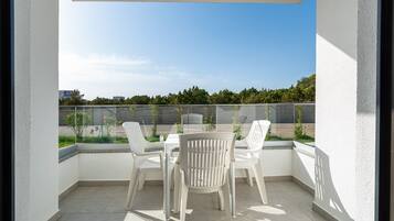 Studio, Multiple Bedrooms, Balcony, Garden View | Property grounds