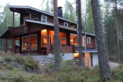 Private villa with pier on lake Saimaa. Own sauna & rowing boat. Pet-Friendly!