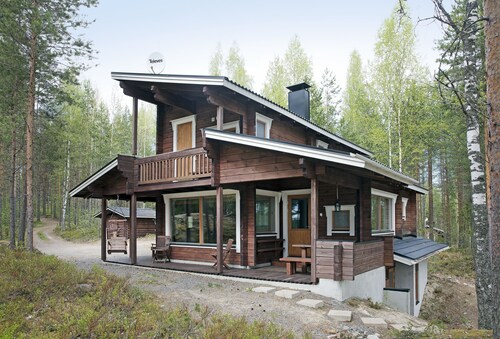 Private villa with pier on lake Saimaa. Own sauna & rowing boat. Pet-Friendly!