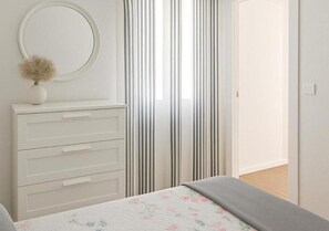 2 Schlafzimmer, Bügeleisen/Bügelbrett, Bettwäsche