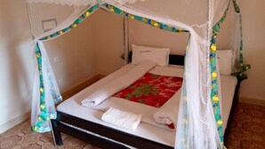 Interior detail - Hotel Alice Lira (Lira)