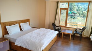 1 bedroom, iron/ironing board, WiFi, bed sheets - Room in Manali with mountain and river view front Balcony-8  (Bashisht)