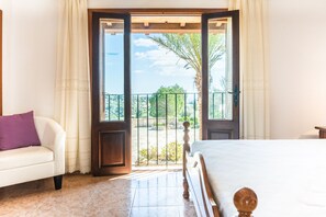 4 Schlafzimmer, Zimmersafe, Bügeleisen/Bügelbrett, Reisekinderbett