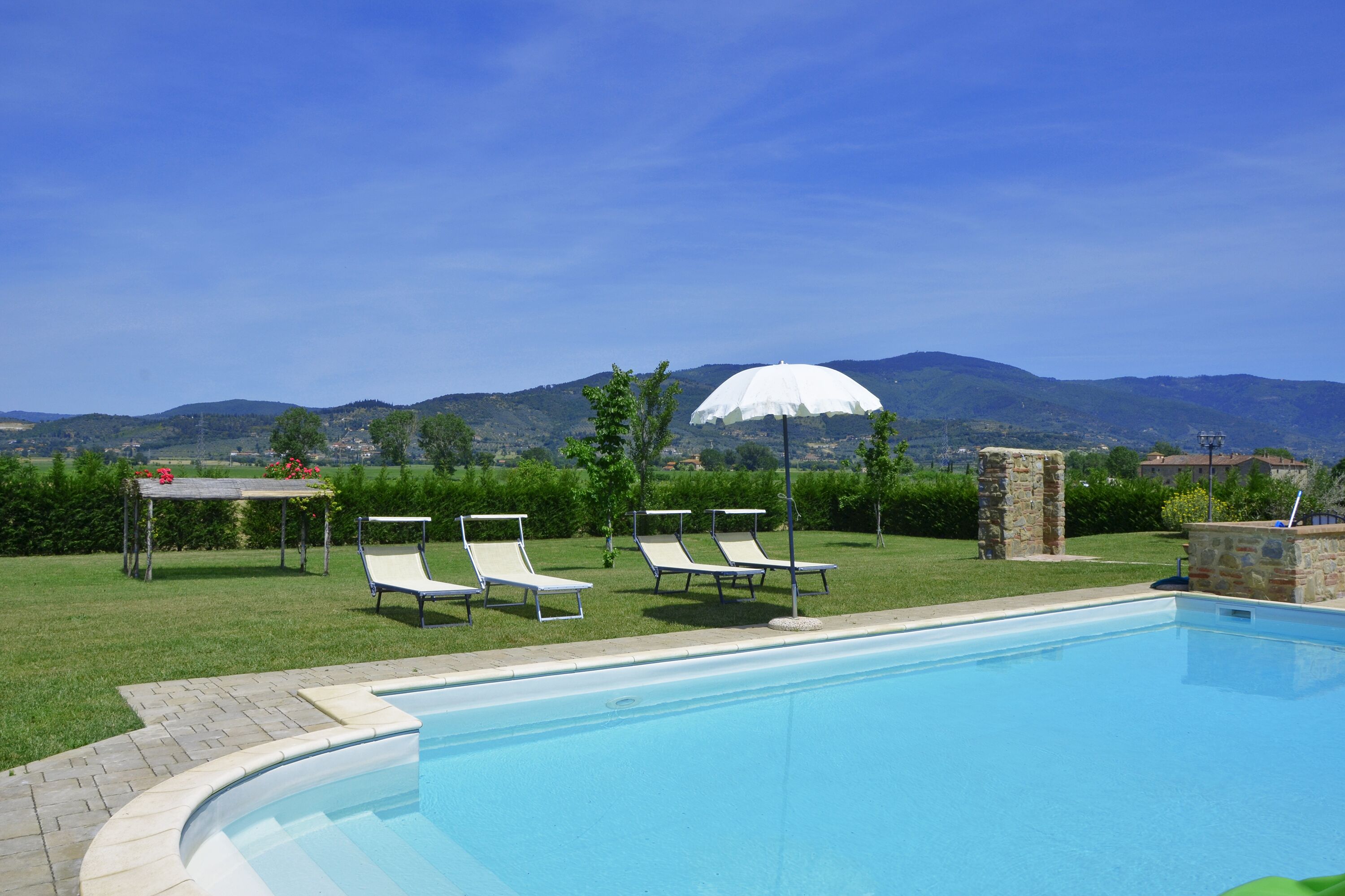 Piscine extérieure (ouverte en saison)