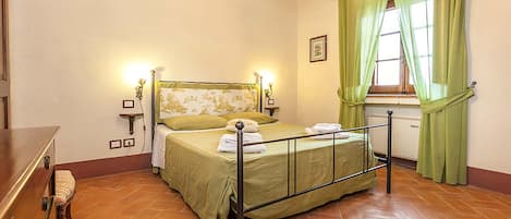 3 bedrooms, free WiFi, bed sheets