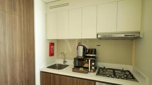 Apartment, 1 Bedroom, Balcony, City View | Interior - Mh-1 Bhk With Stunning Canal View in Reva Residence Ref 26005 (Dubai)