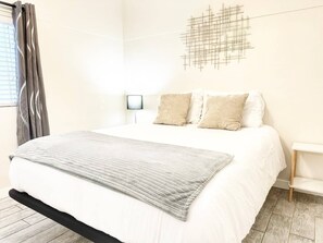 1 chambre, fer et planche à repasser, Wi-Fi gratuit, draps fournis