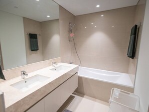 Apartment, 2 Bedrooms | Bathroom - Mh - Act One Act Two - 2bhk - Ref503 (Dubai)