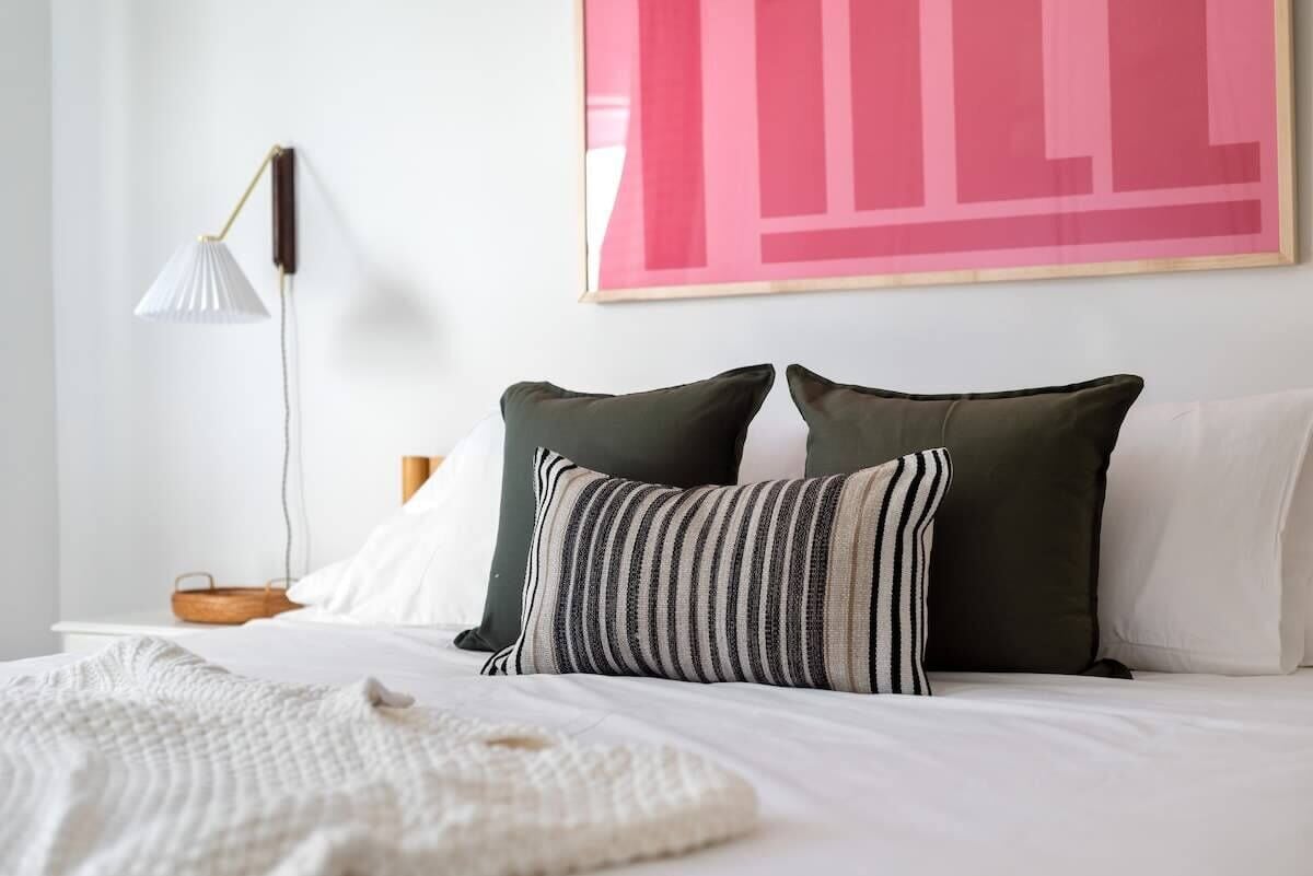 1 habitación, tabla de planchar con plancha, wifi y ropa de cama 