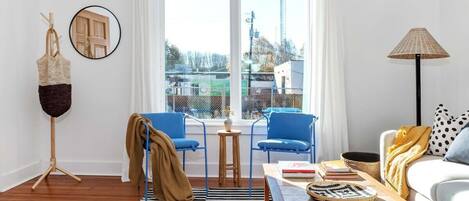 Televisión, oficina