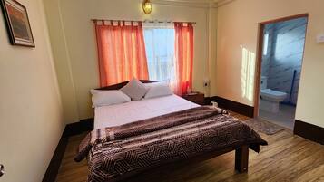 3 bedrooms, WiFi, bed sheets