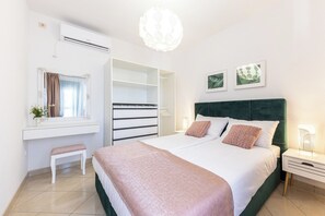 4 chambres, fer et planche à repasser, Wi-Fi, draps fournis