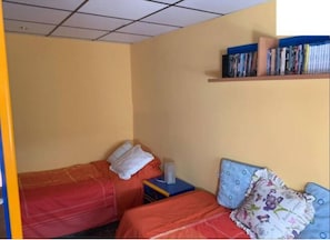 5 bedrooms, iron/ironing board, WiFi, bed sheets