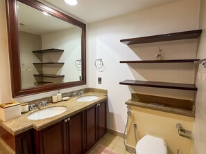 Bathroom - Mh - Luxuries 3 Bhk - Offer Near Dubai Mall - 704 (Dubai)