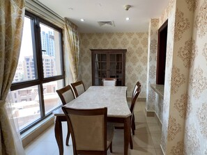 Apartment, 3 Schlafzimmer | Speisen