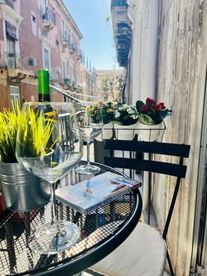 Outdoor dining - THE CEMENT TILES (Catania)