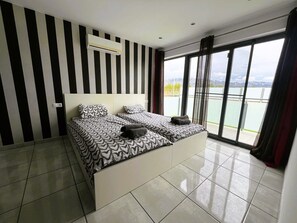 4 bedrooms, WiFi, bed sheets - Villa Claudie (Les Tres Cales)