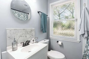 Shower, hair dryer - Updated, Security Cameras, Fast Wi-Fi, Smart TV (Columbia)