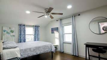 4 bedrooms, iron/ironing board