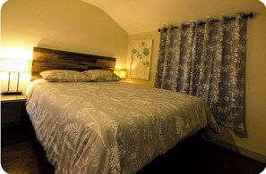 4 habitaciones y tabla de planchar con plancha