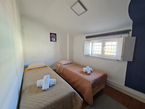 Basic Twin Room | 1 bedroom, free WiFi, bed sheets