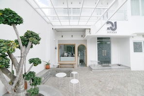 Deluxe House | Terrace/patio - DJ House Yogyakarta (Banguntapan)