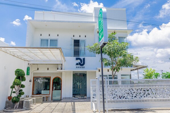 Front of property - DJ House Yogyakarta (Banguntapan)