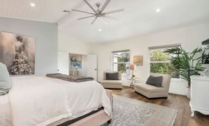 5 bedrooms, desk, iron/ironing board, travel cot