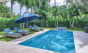 Piscine extérieure, piscine chauffée