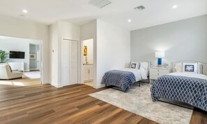 5 bedrooms, desk, iron/ironing board, travel cot