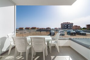 Apartment, 1 Bedroom, Balcony, City View | Outdoor dining