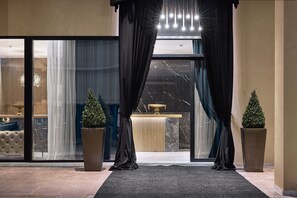 Property entrance - Athenarum Portus Life & Style Hotel (Piraeus)