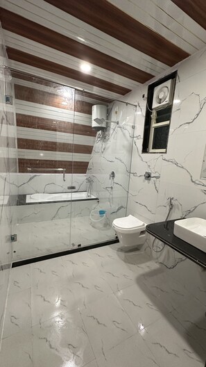 Signature Cabin | Bathroom