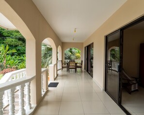 Apartemen Keluarga | Teras/patio