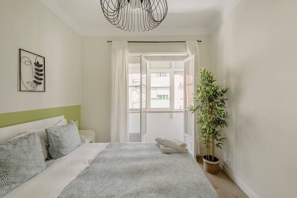 2 bedrooms, iron/ironing board, travel crib, WiFi