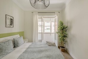 2 bedrooms, iron/ironing board, travel cot, WiFi