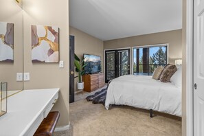 1 bedroom, iron/ironing board, free WiFi, bed sheets - New Listing! Gorgeous Views  ~ Fireplace (Bend)