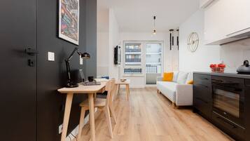 Studio, Balcony | Private kitchen | Dishwasher, cookware/dishes/utensils