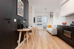 Studiolejlighed - balkon | Privat køkken | Opvaskemaskine, køkkentøj/tallerkener/redskaber