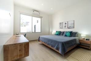 5 Schlafzimmer, Schreibtisch, Bügeleisen/Bügelbrett, kostenloses WLAN