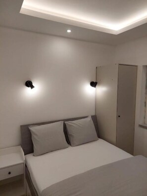 1 soverom, skrivebord, wi-fi og sengetøy