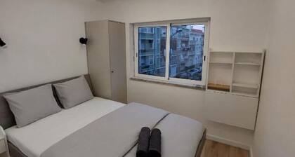 Lisbon South Bay Rooms Deluxe - Double Room with Private Bathroom
