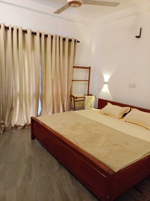 Comfort Triple Room | Living area - Old Bridge Riverside Hotel (Kithulgala)