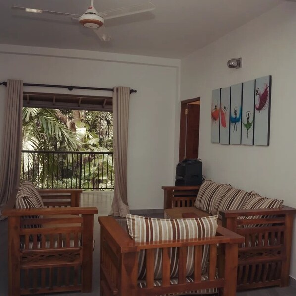 Comfort Triple Room | Living area - Old Bridge Riverside Hotel (Kithulgala)