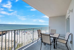 Outdoor dining - Seawind 602 by Liquid Life (Gulf Shores)