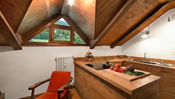 Geladeira, fogão, cooktop, lava-louças