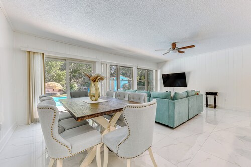 Spacious Jacksonville Home: 6 Mi to Downtown!